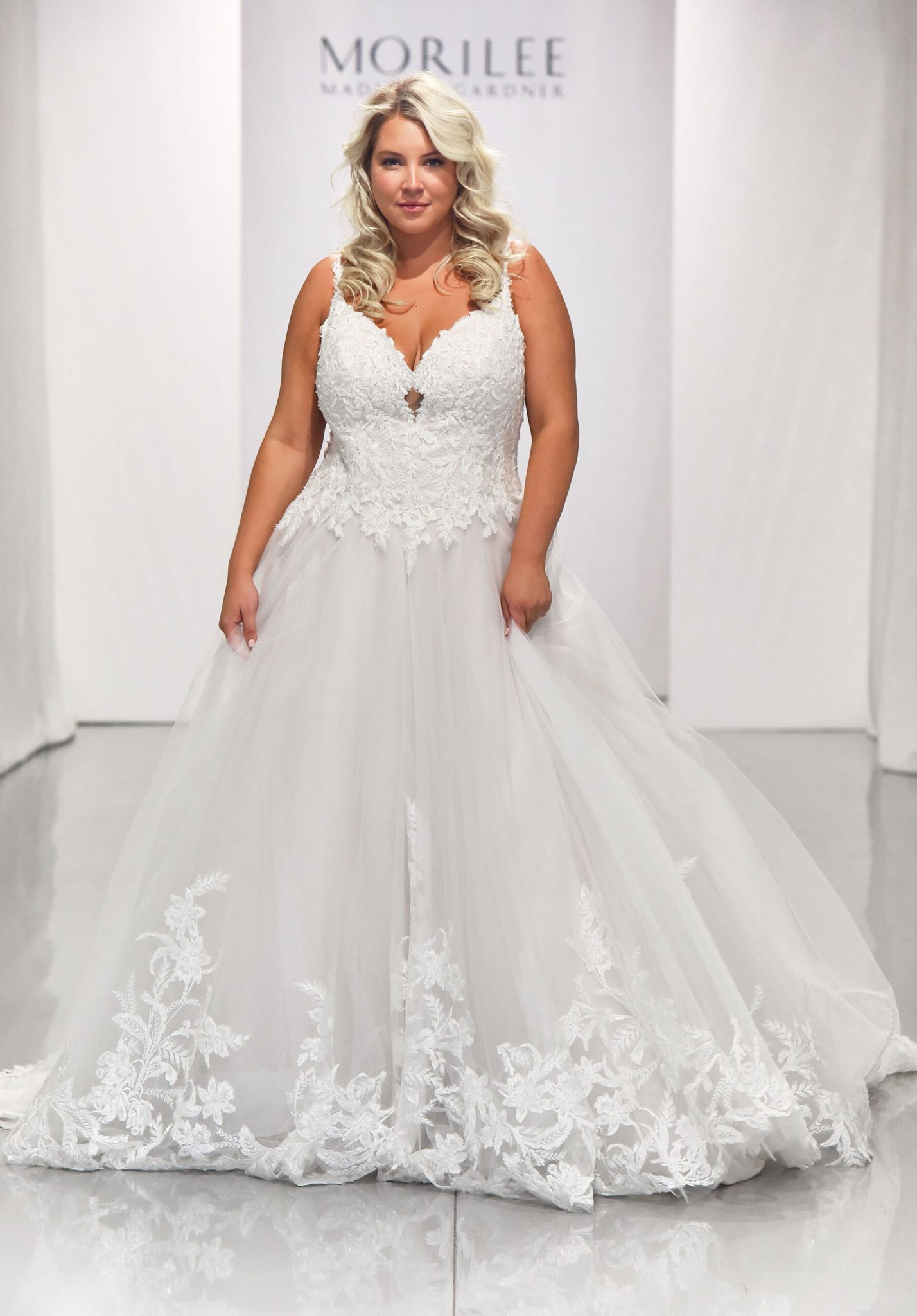Betsey Wedding Dress - Image 4